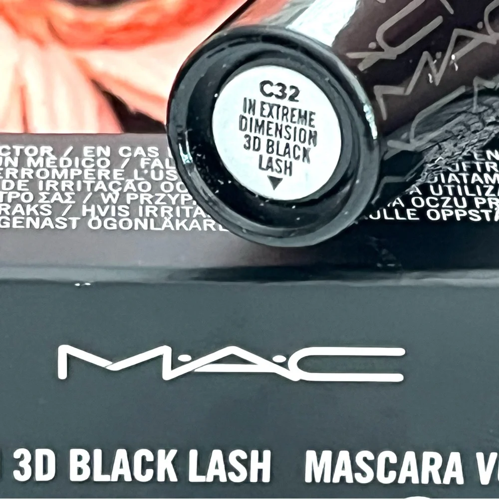 MAC In Extreme Dimension 3D BLACK Lash Mascara - Picture 13 of 14